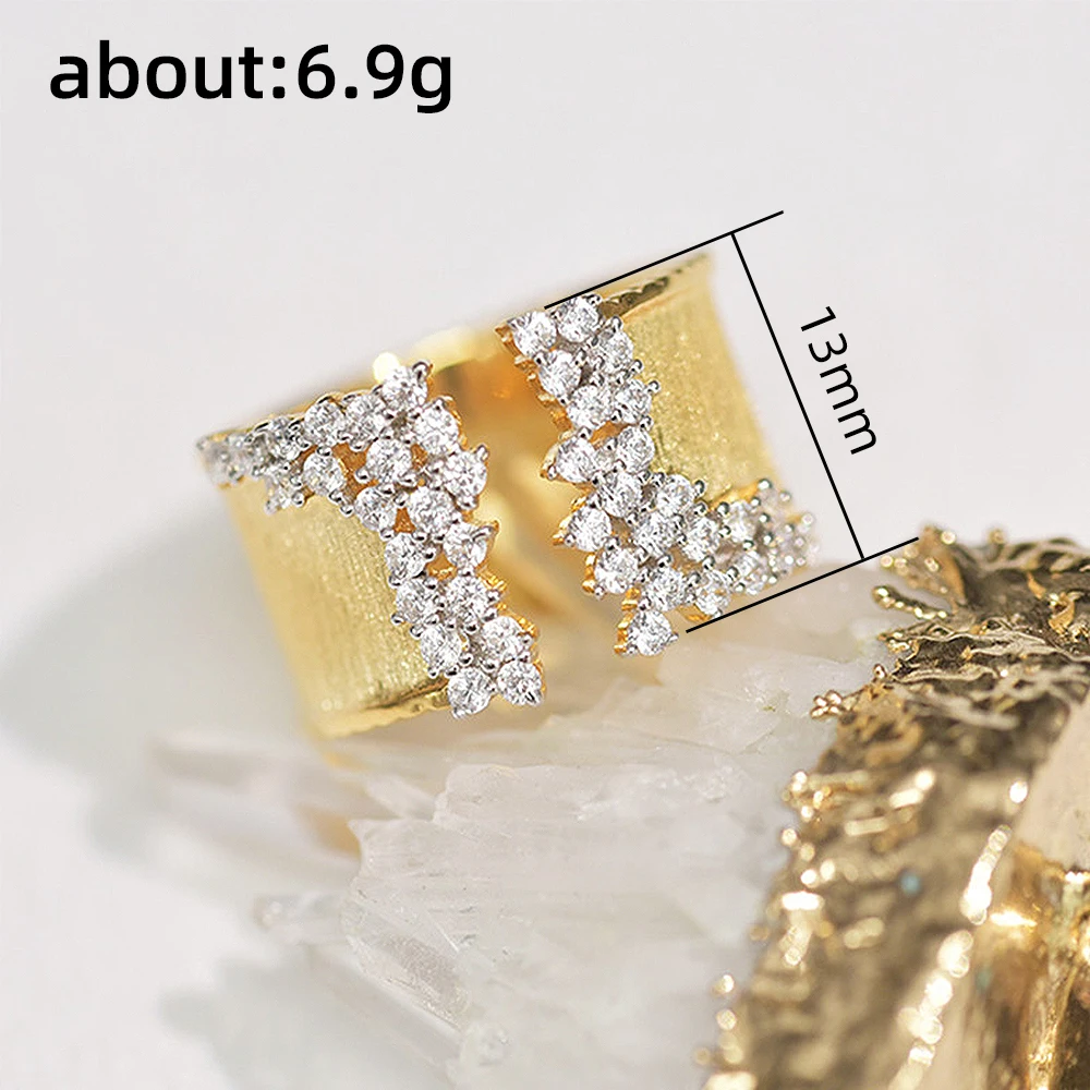 Huitan Trendy Luxury Gold Color Cubic Zirconia Ring dla kobiet Nowoczesny szeroki pierścionek na palec OL Style Biżuteria damska Drop Shipping — zdjęcie 7