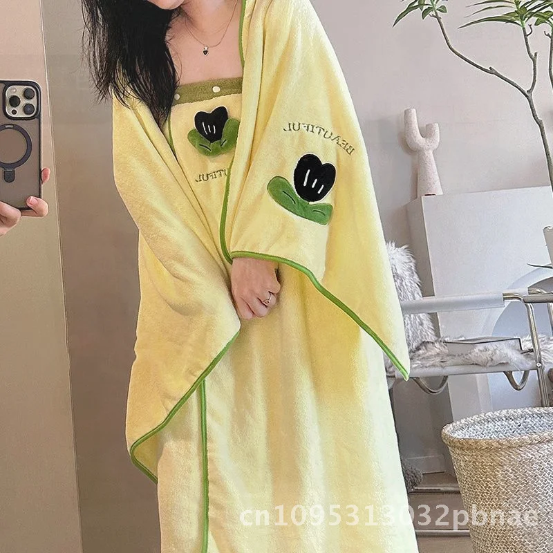 

Халат из кораллового флиса, быстросохнущий впитывающий студенческий взрослый милый мультяшный дизайн, один комплект с полотенцем и шапочкой на лето