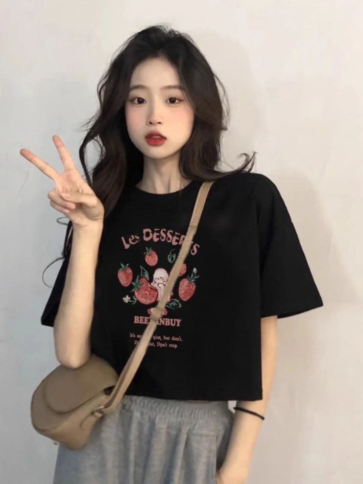 

Хлопковая футболка с коротким рукавом для женщин, свободного кроя, с мультяшным принтом, летняя повседневная одежда, топ с круглым вырезом, крутой черный цвет