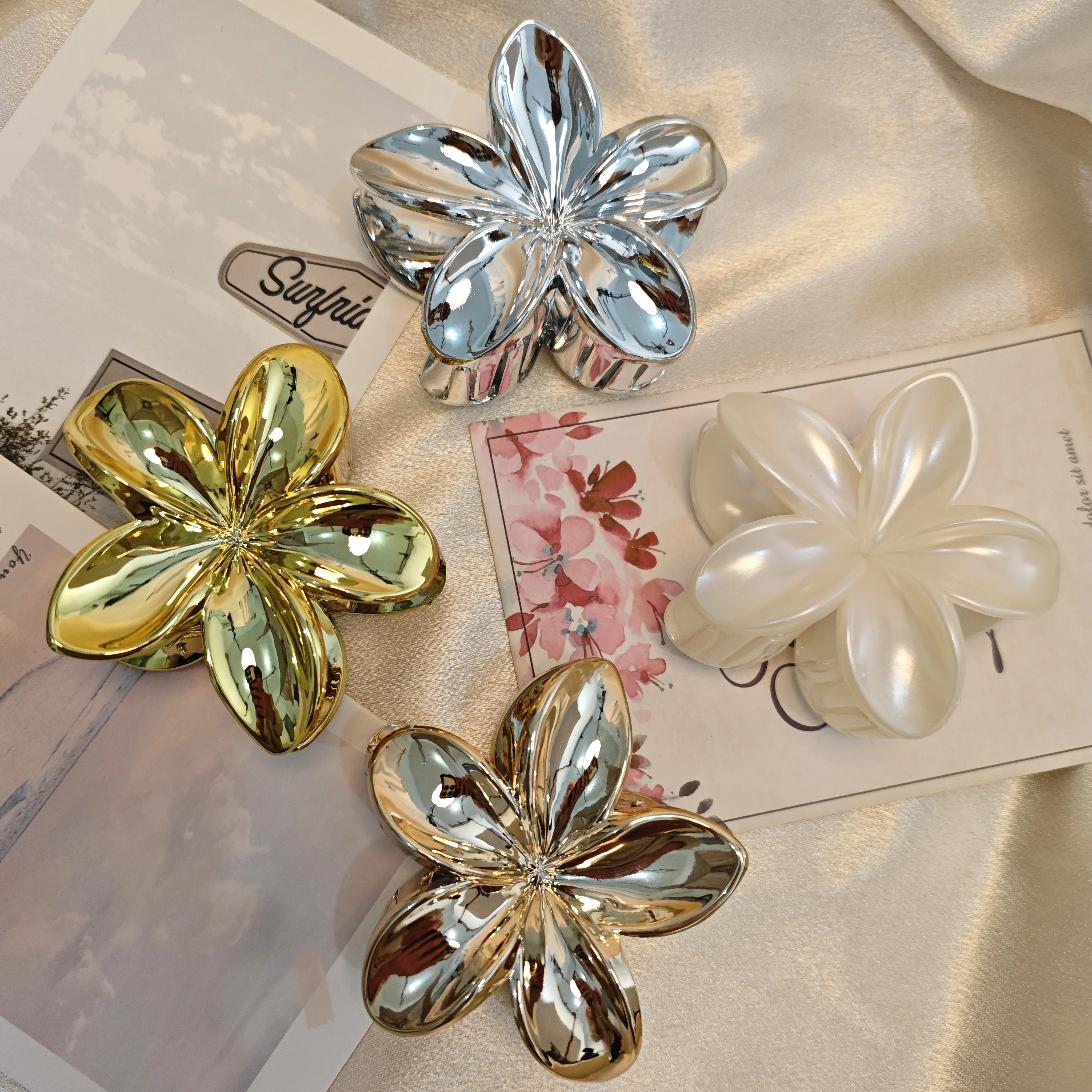 1-4Pcs Fashion Flower Hair Claw Clips for Women Gold Silver Color Large Hairpins Ponytail Shark Clip Headdress Hair Accessories image 4
