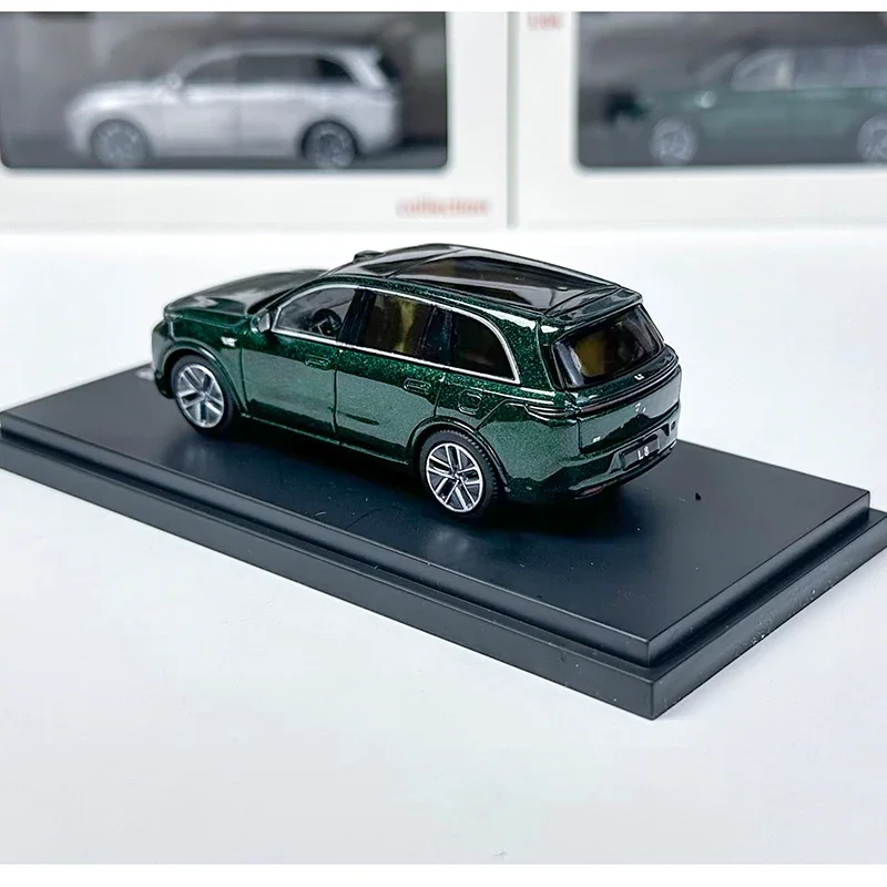 Car Model Diecast 1/64 Scale Li Auto L8 New Energy SUV Alloy Car Model Li Auto L8 Estate Vehicle Collection Ornaments