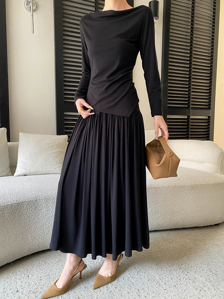 

Весенний женский комплект: однотонная облегающая футболка с длинным рукавом и плиссированная юбка