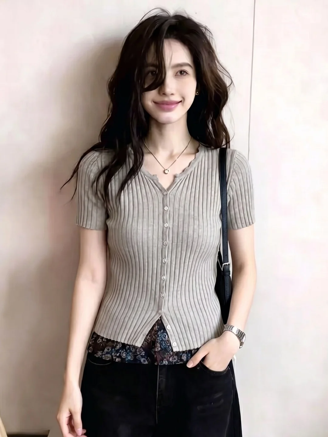 

Slim Fit Short Sleeve Knitwear Commute Style Single Button Fashionable Korean Version Summer Design Sensation Silk Top