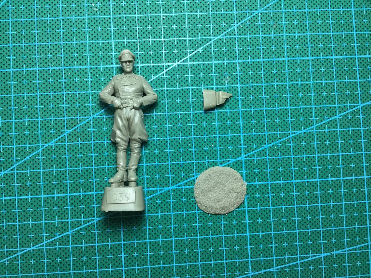 1/35 Resin Model Figure GK , Unassembled and unpainted kit