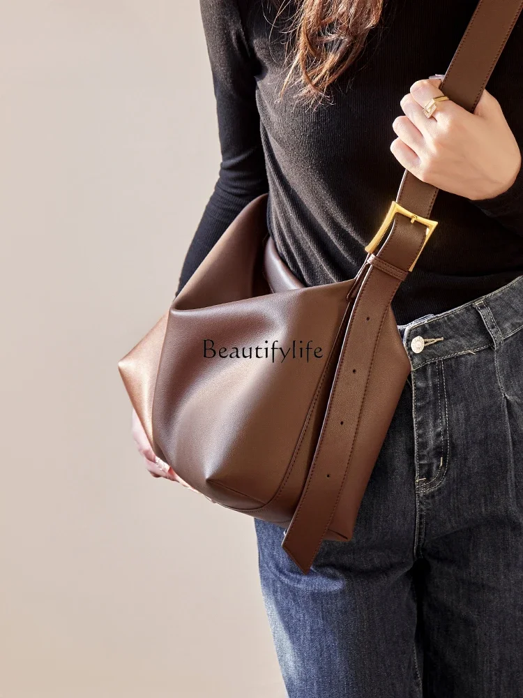 European and American Fashion Soft Leather Casual Large Capacity Shoulder Commuter Messenger Bag