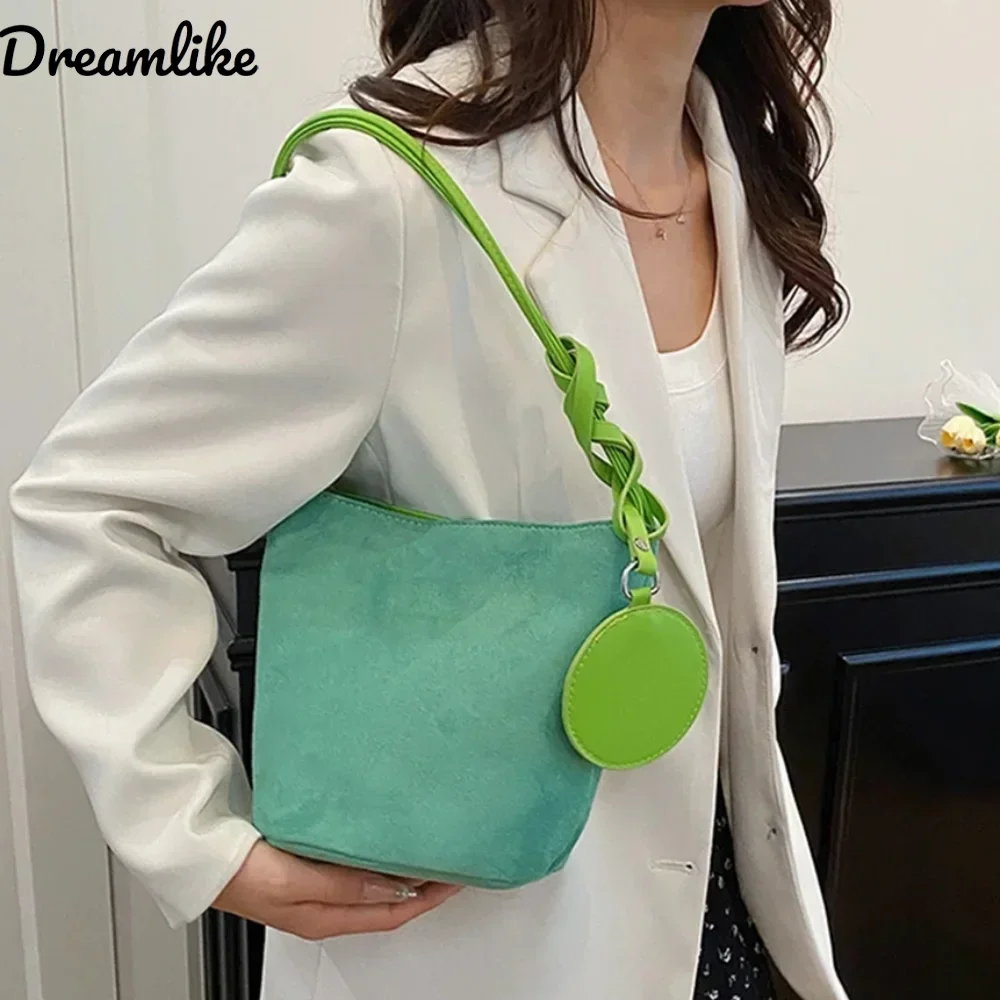 

Suede Bucket Bag with Round Pendant Shoulder Bag Large Capacity Solid Color Tote Bag Purse Vintage Commuter Handbag for Women