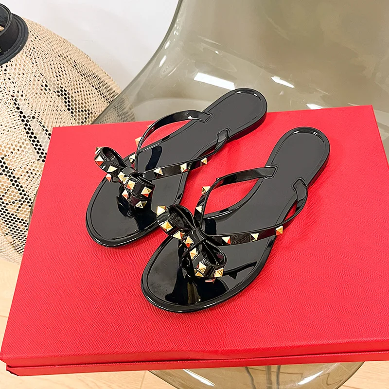 2026 New Arrival Women PU Leather Slides Quilted Metal Decor Flat Sandals Lightweight Cushioned Non Slip Summer Casual Vacation Slippers