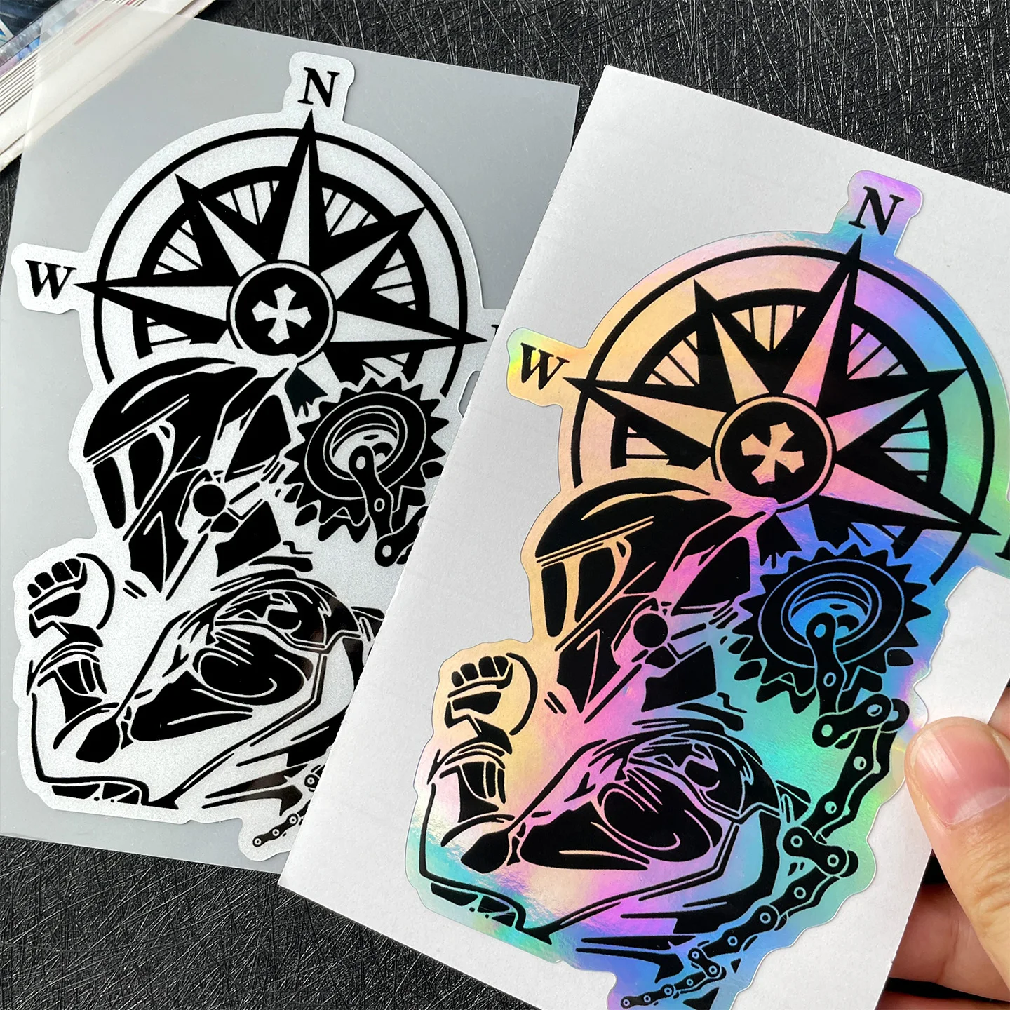 

1 шт. наклейка-компас для мотоцикла/автомобиля, водонепроницаемые виниловые наклейки, для украшения заднего стекла и шлема