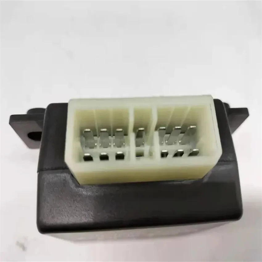 24V Excavators Wiper Motor Controller Relay for R225-7 R110-7 R140LC-7 Part Number: 21N6-01270 21N6-01272