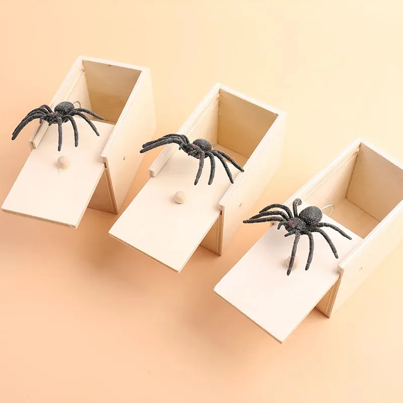 صندوق مزحة العنكبوت من Jump Scare - لعبة خدعة محملة بنابض لديكور المنزل المسكون والهالوين، هدية نكتة عملية إبداعية