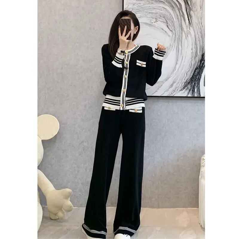 Two Piece Set Autumn Winter New Fashion Knit Long Sleeve Sweater Leisure Single Breasted Suit for Women Tracksuit Clothes T41