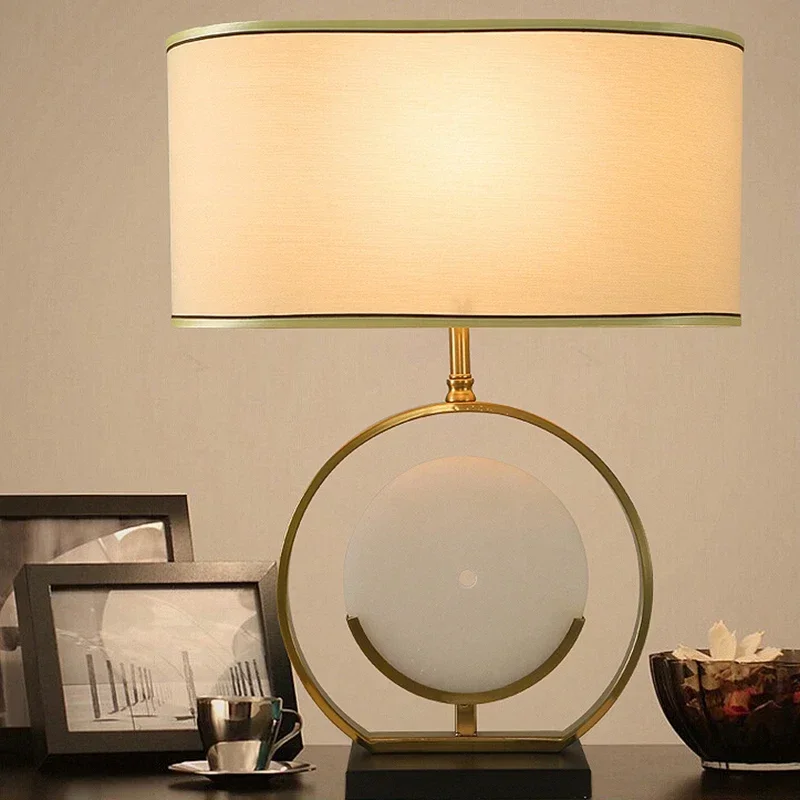 Nordic Cream Style Table Lamp Modern Simple Luxury Originality Design Table Lamp Art Aesthetics Indoor Lighting Lampu Meja FYTL