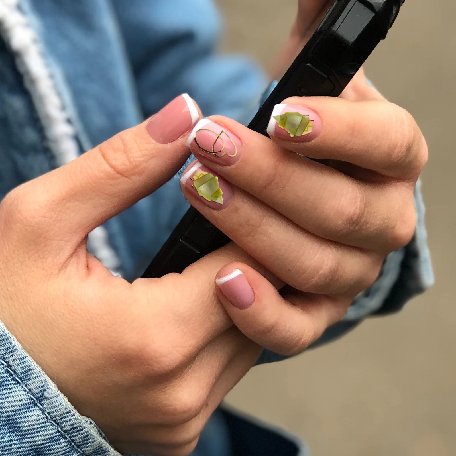 

1Set Nail Art Shell Decals Distinctive DIY Supplies Safe Healthy Material for Natural Artificial Nails Nail Art Shell Piece