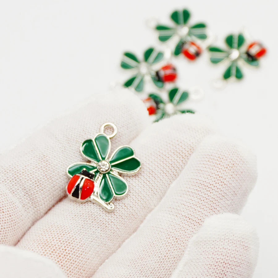 20pcs Green And Red Color Clover Ladybug Flower Enamel Pendant Charm Jewelry Finding Necklace Phone Accessories 37058