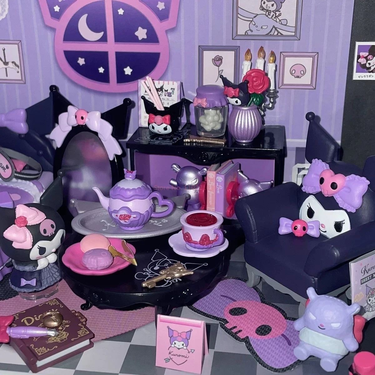 Originele Re-Ment 8pcs Sanrio My Melody'Room Kuromi'S Gothic Kamer Action Figure Speelgoed Kids Gift Collectible Model ornamenten Speelgoed