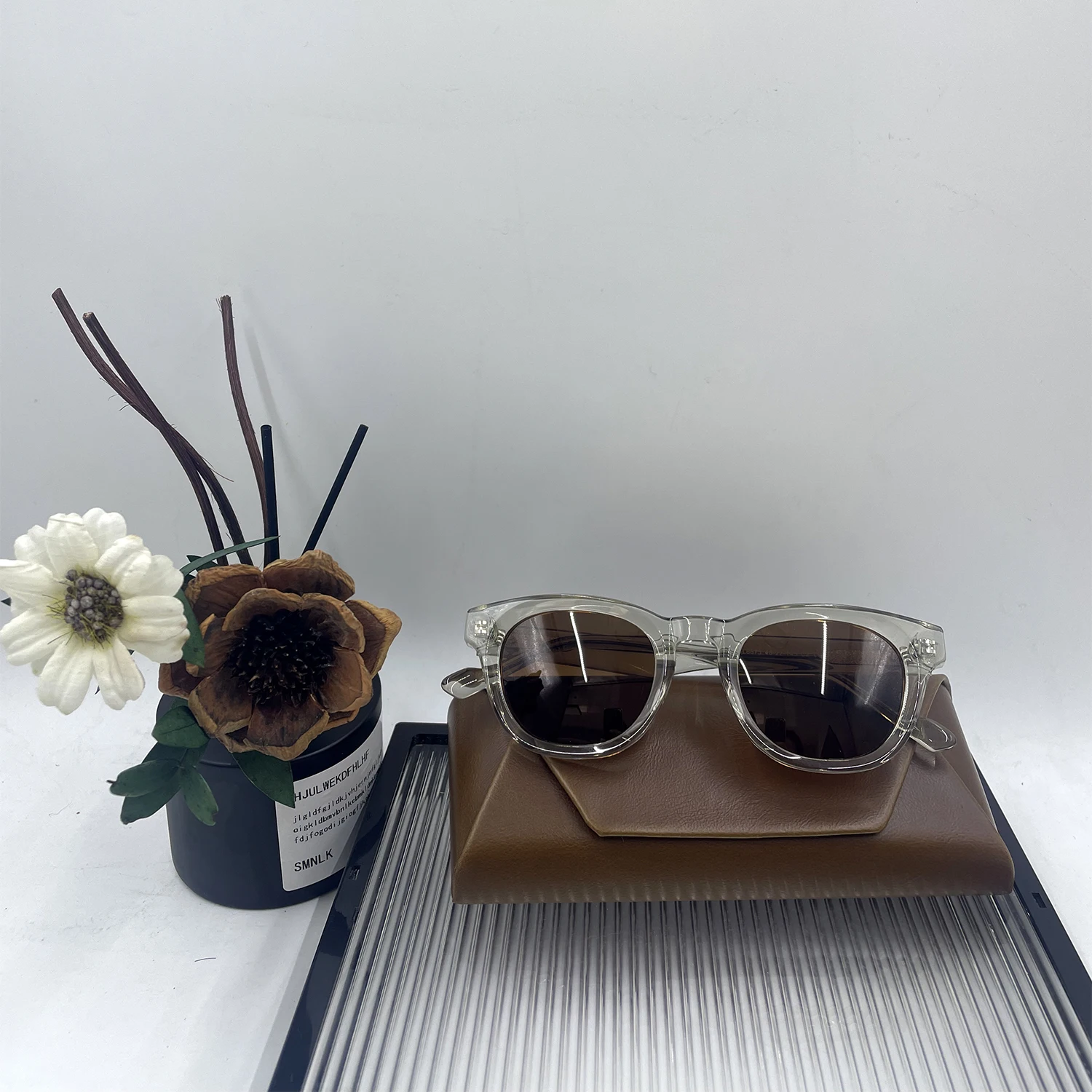 

2025 New Luxury Designer Women's Sunglasses with Case Handmade Fashionable Round Acetate Frame Polarized UV400 Sunglasses