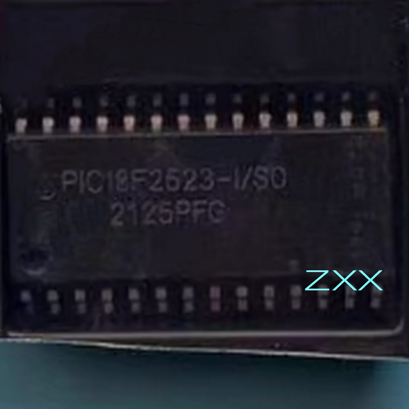 

5 шт. PIC18F2523-I/SO SOP-28