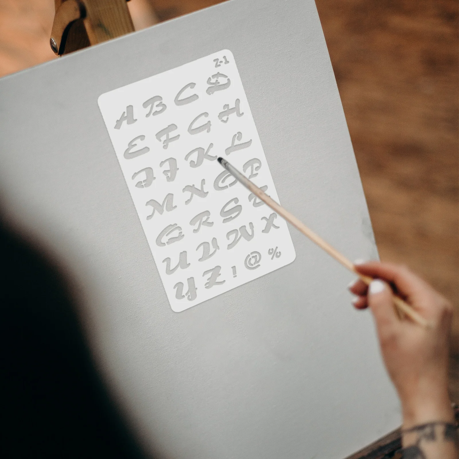 20 قطعة من استنسل الحروف البلاستيكية القابلة لإعادة الاستخدام قوالب الأبجدية لرسم القصاصات اليدوية والحرف اليدوية