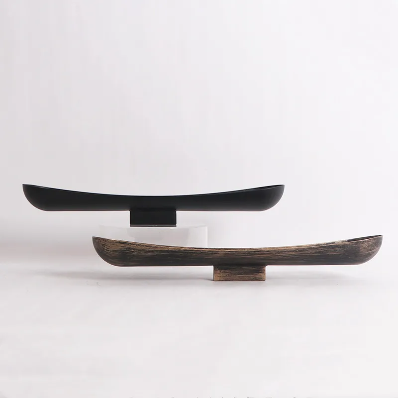 

Wabi Sabi Iron Boat Shaped Moss Pot, New Chinese Long Ship Vase, Rustic Desktop Flower Vase for Home Office Tea Table Decor
