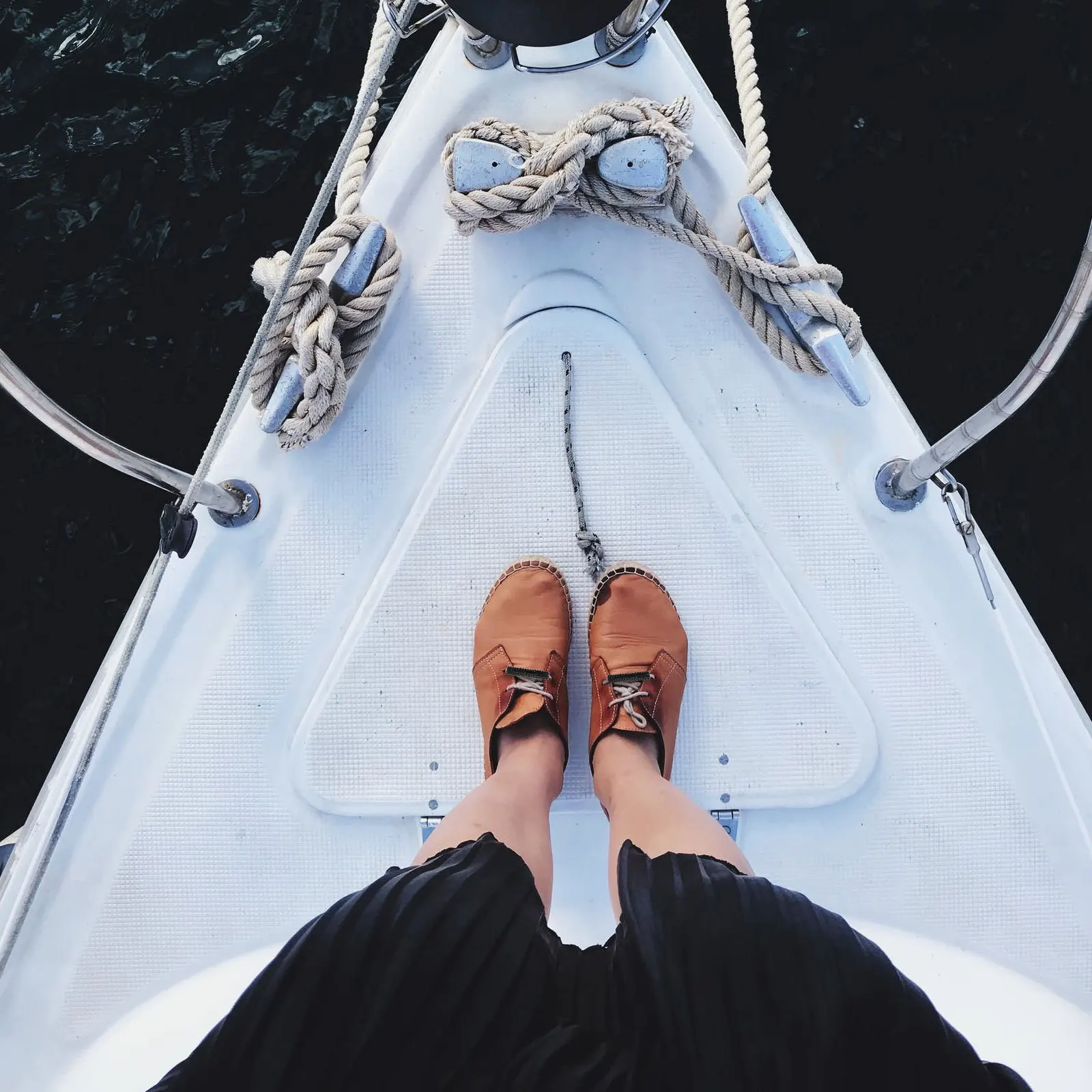 

4Pcs DIY Buckles for Shoelace Simple Structure Shoelace Buckles Decor Easy Install Not Easy to Fall Down Fashionable Design