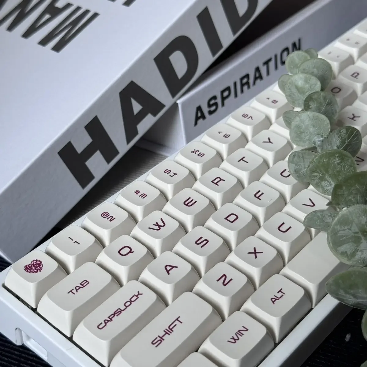 

Milk purple keycap XDA height small full set of PBT material sublimation process 61.64.84.87