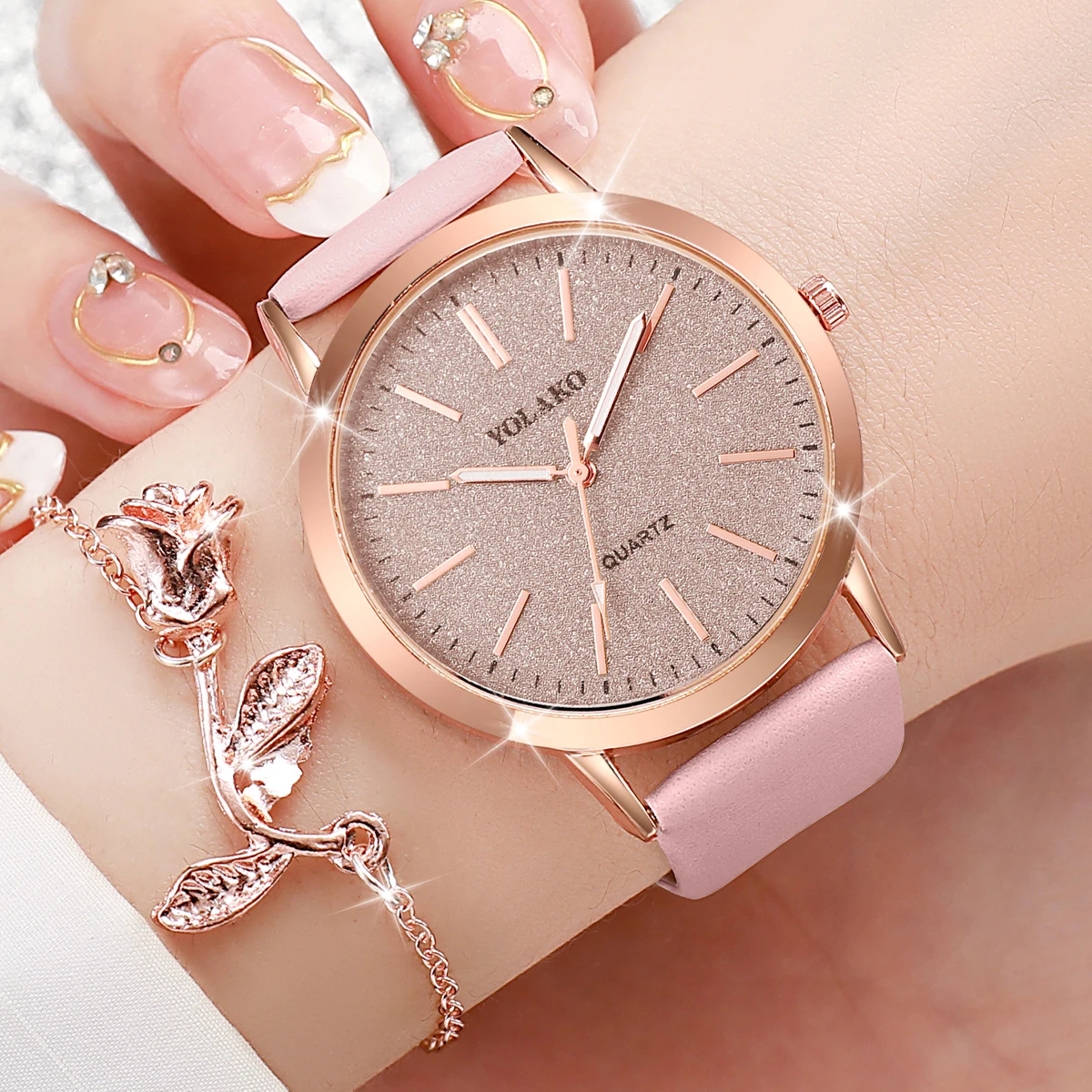 2PCS/Set Fashion Women's Watch Leather Band Analog Quartz Watches Flower Bracelet Set（Without Box）