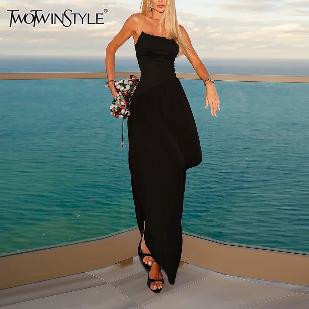 TWOTWINSTYLE Elegant Black Strapless Dress for Women Sleeveless High Slit Design Asymmetric Ruched Midi Dresses for Art Events