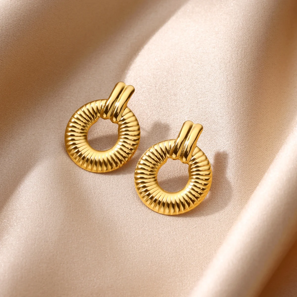 Vintage runde geometrische Ohrstecker für Damen, 18K vergoldeter Edelstahl, modischer, wasserdichter Ohrschmuck