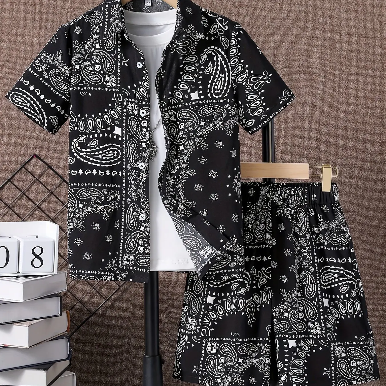 2-piece Men's Vintage Baroque Style Pattern Outfit Set 3D Printed Men's Short Sleeve Lapel Shirt Shorts Set Summer Vacation Suit