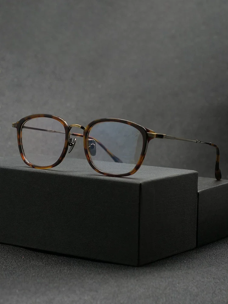 Retro oval shaped glasses with ultra light pure titanium frame for men and women, can be paired with prescription glasses