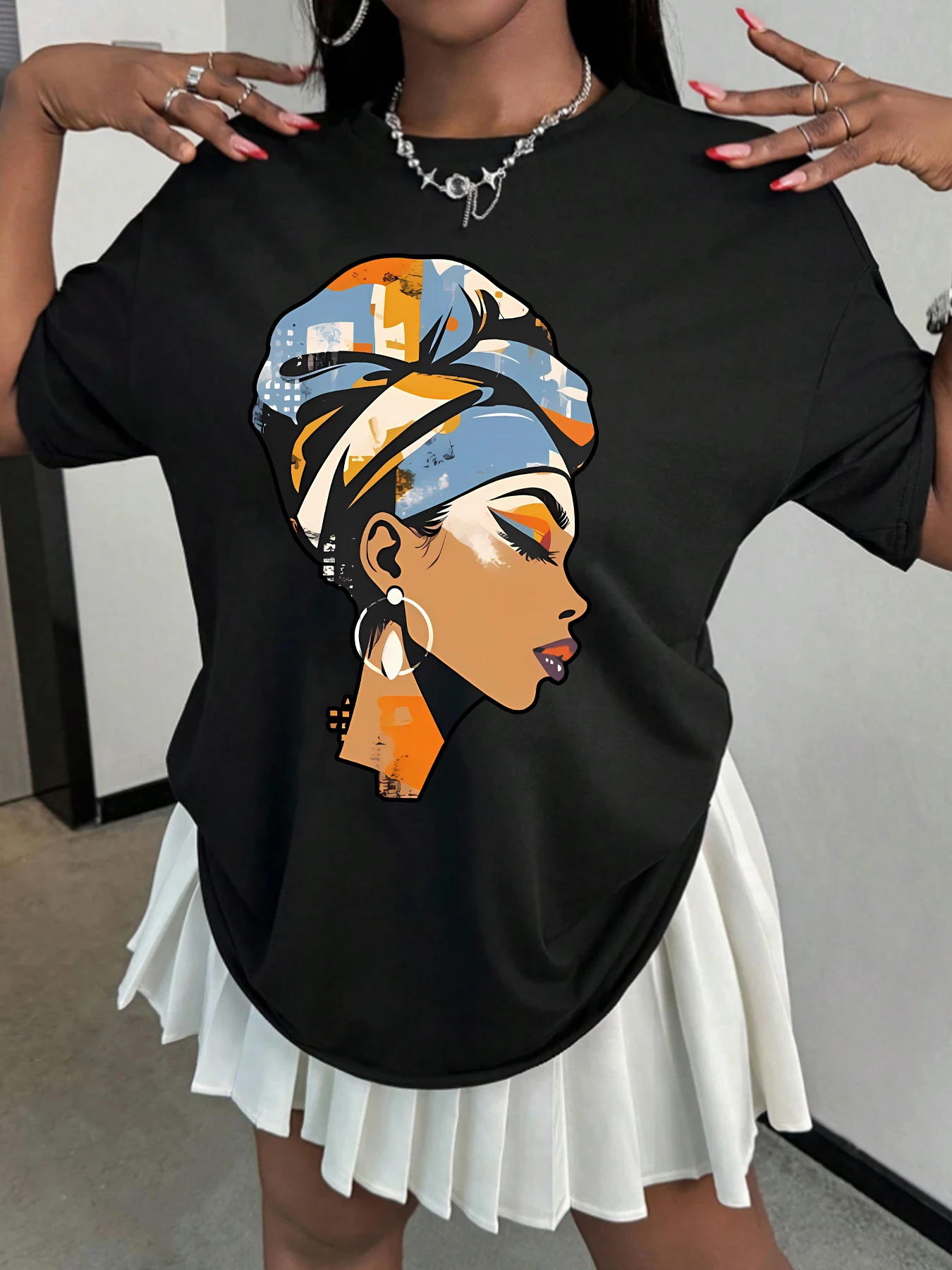 

Stylish cartoon lady profile; pattern printed women's fashion summer ladies T-shirt top daily trend women's short sleeves