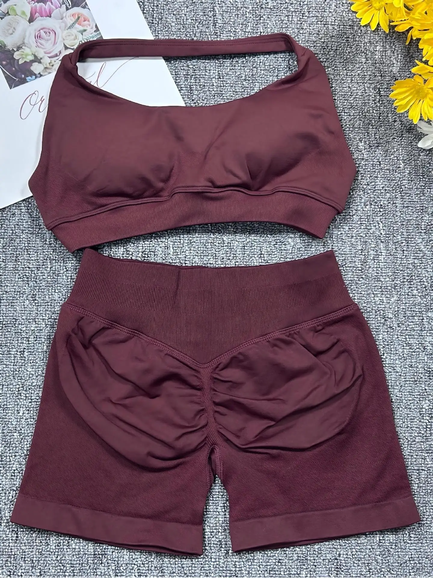 

2-piece Set Of New Yoga Halter Suspender Shorts Set For Women's Fitness With Built-in Breast Pads, Bra, Sportswear