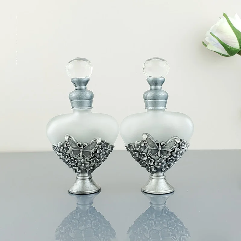 10ml Middle Essential Oil Glass Bottle Antique Bronze Metal Butterfly Diamond Decoration Heart-Shaped Packaging Storage Bottle