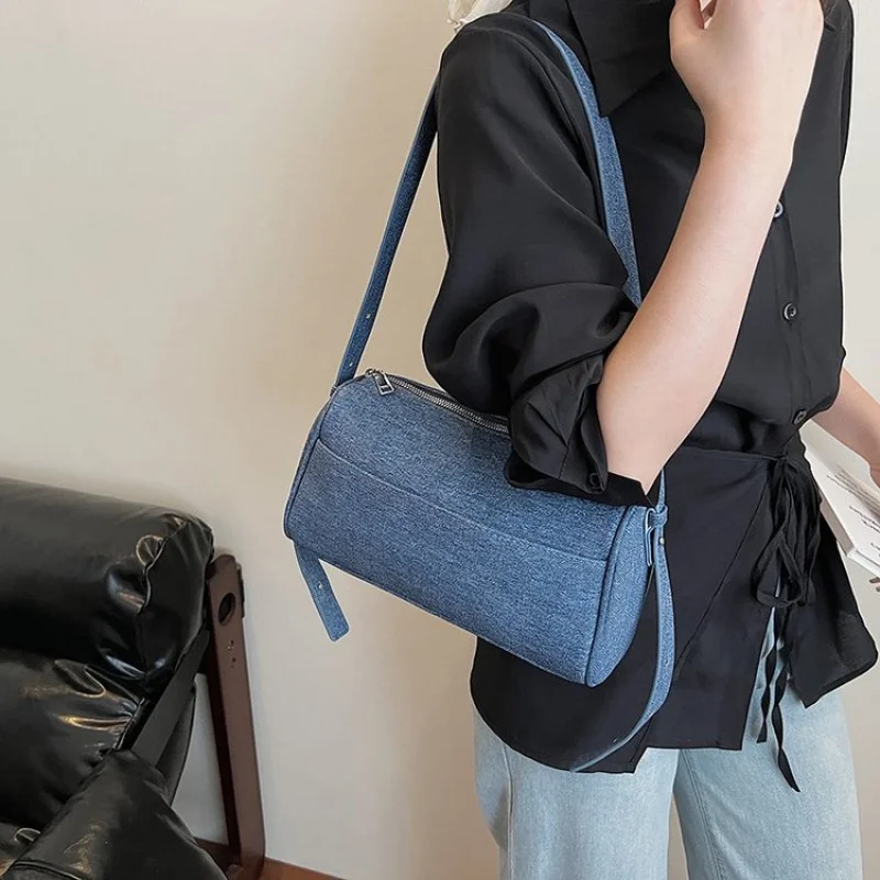 

Ladies Crossbody-Bag Crafted From Premium Leather Featuring Trendy Design And Paris Vintage Daily Look ​