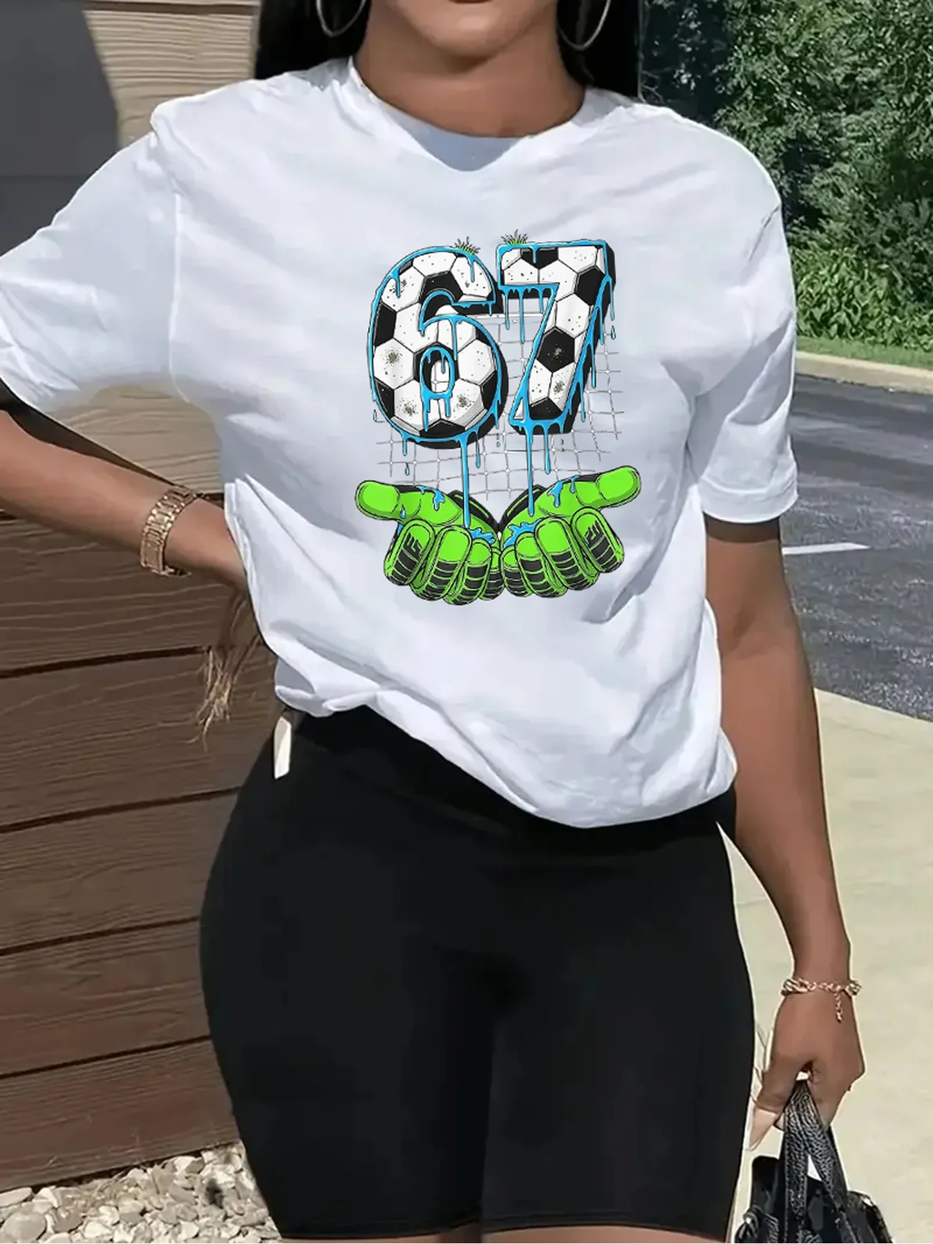 

American street soccer printed T-shirt for women, size 67, featuring contrasting color pattern, round neck, casual top