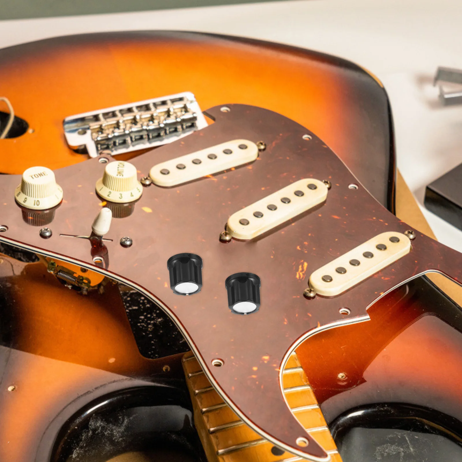 

12Pcs Plastic Guitar Knobs Volume Tone Control Replacement Speed Adjustment Electric Guitar Bass Potentiometer Knob