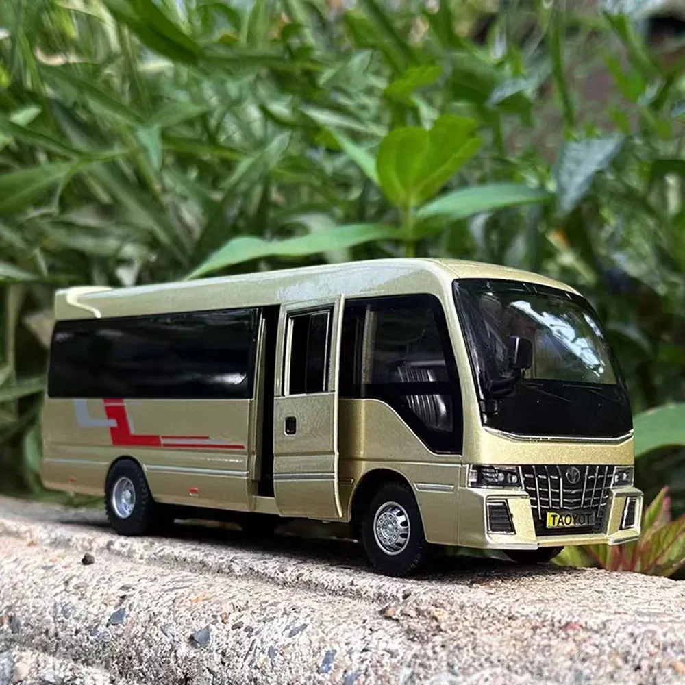 1:32 Toyota Coaster Toys Cars Alloy Diecast Models Rubber Tires Doors Opened Vehicles Pull Back Miniature Car Boys Perfect Gifts