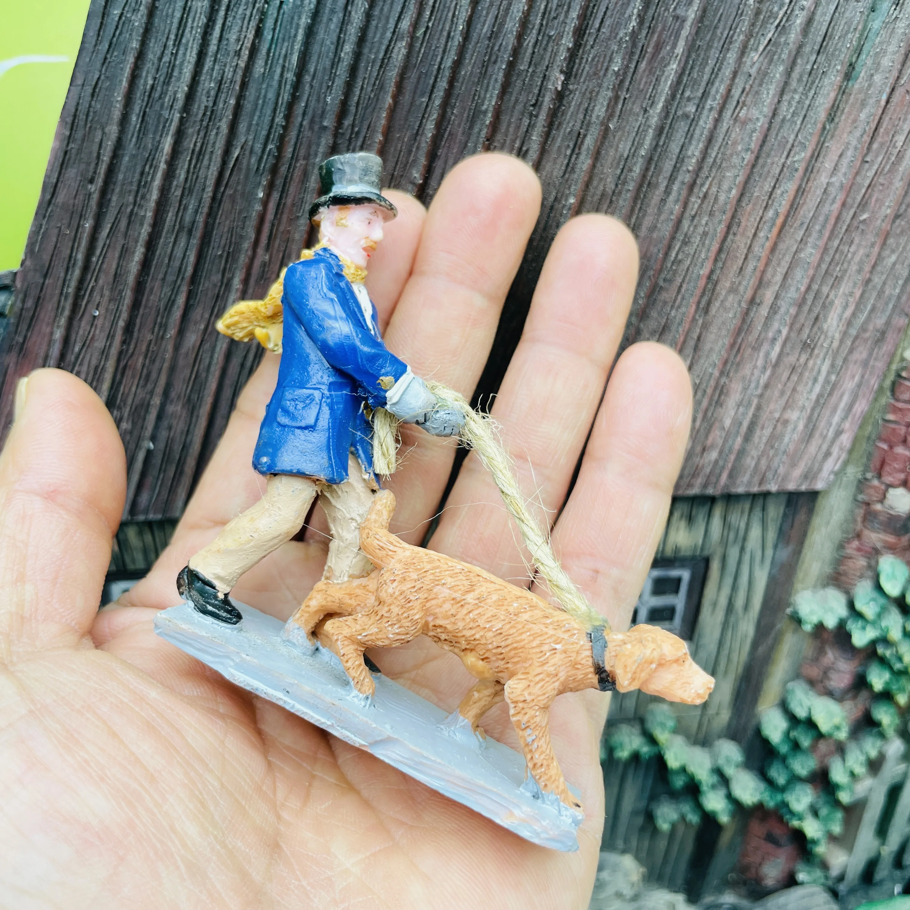 Mini Winter Village Diorama Figurine Set, Hand‑painted Skating People & Snowman Scene, Christmas Table Decor Ornament