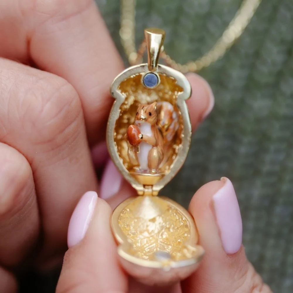 Retro Enamel Openable Pine Cone Pendant Necklace Trendy Squirrel Copper Alloy Necklace For Women Fashion Jewelry Accessories