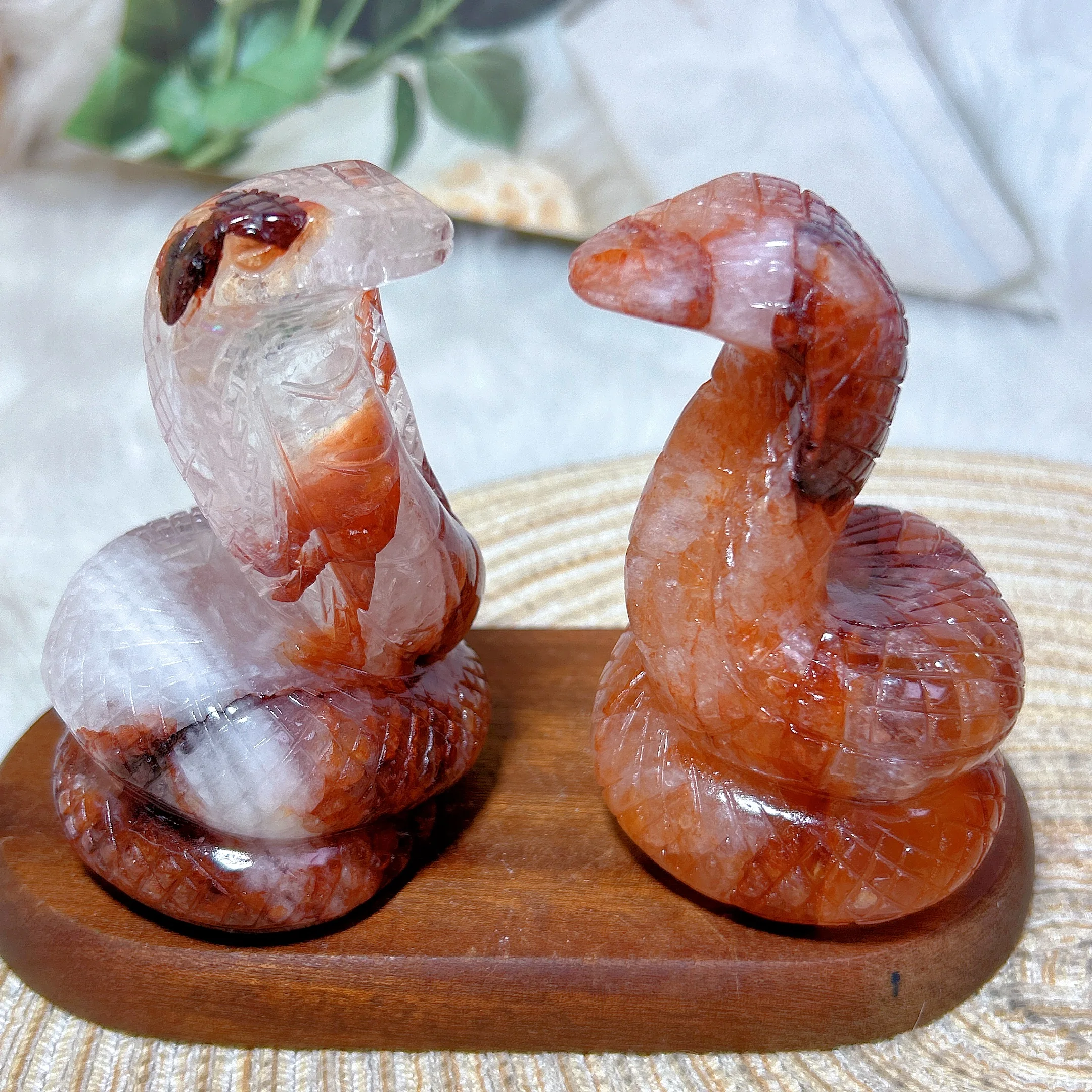 

Healing Natural Crystal Fire Quartz Snake Hand Carving Reiki Energy High Quality Rainbow Gemstones Home Decoration Witch Gift