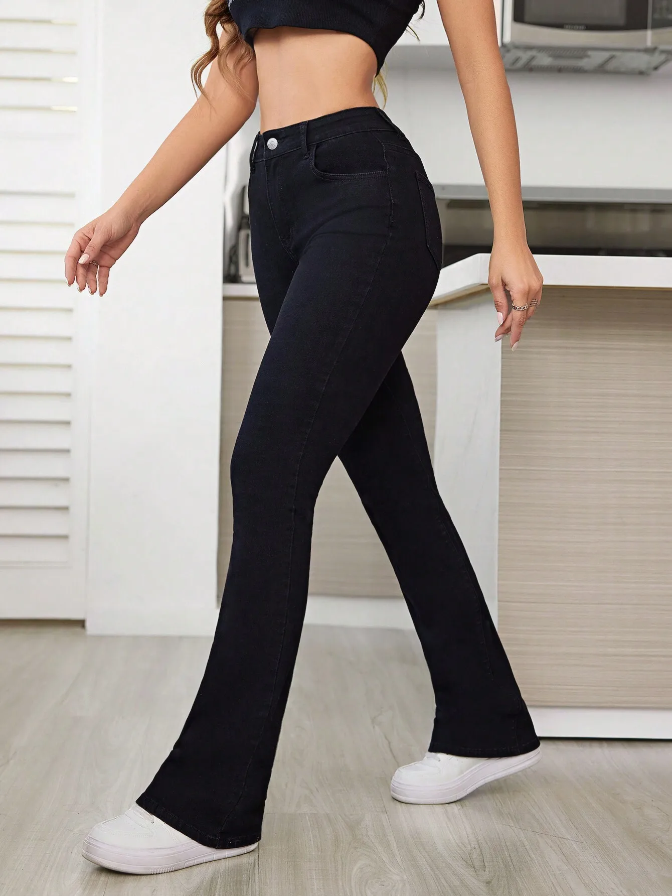 

Women's Mid-Rise Skinny Flared Jeans with Pockets, Casual Denim Pants for Everyday Wear