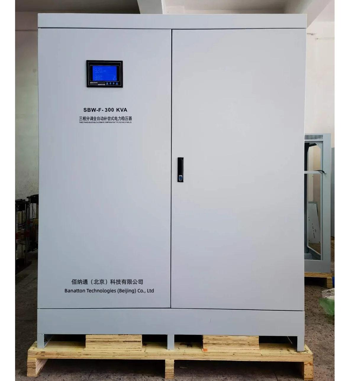 SBW سلسلة سيرفو مثبت الجهد المنظم 200kva 300kva 380v عالية الدقة التلقائي استقرار الجهد المنظم
