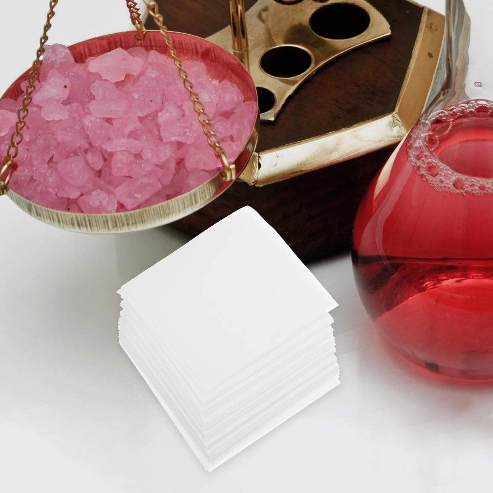 

500Pcs Square Cellulose Weighing Paper Non-Stick Non-Absorbent Smooth Gloss Sheets For Accurate Laboratory Measurement