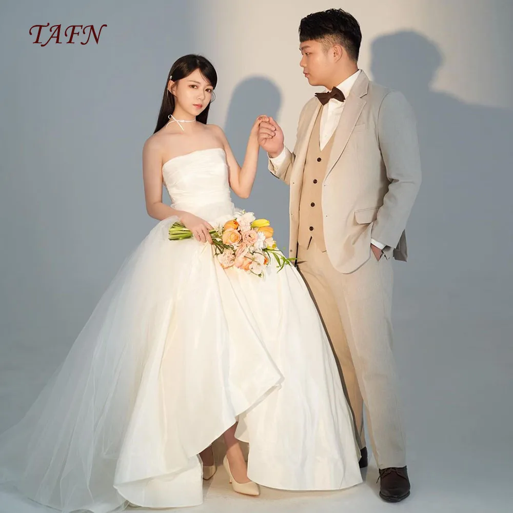 

TAFN Korea A-line Wedding Dresses Strapless Simple Floor-Length Shooting Dresses Sleeveless Satin Elegant Bridal Gown