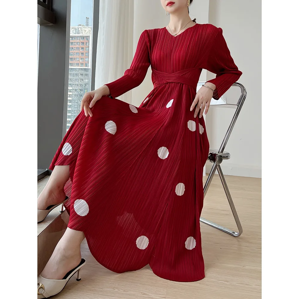 

2024 Autumn New Maix Dress Women's Dot Print Pleated Waist Wrap Dress Women's V-neck Long Sleeve A-line Dress Fashion Casual