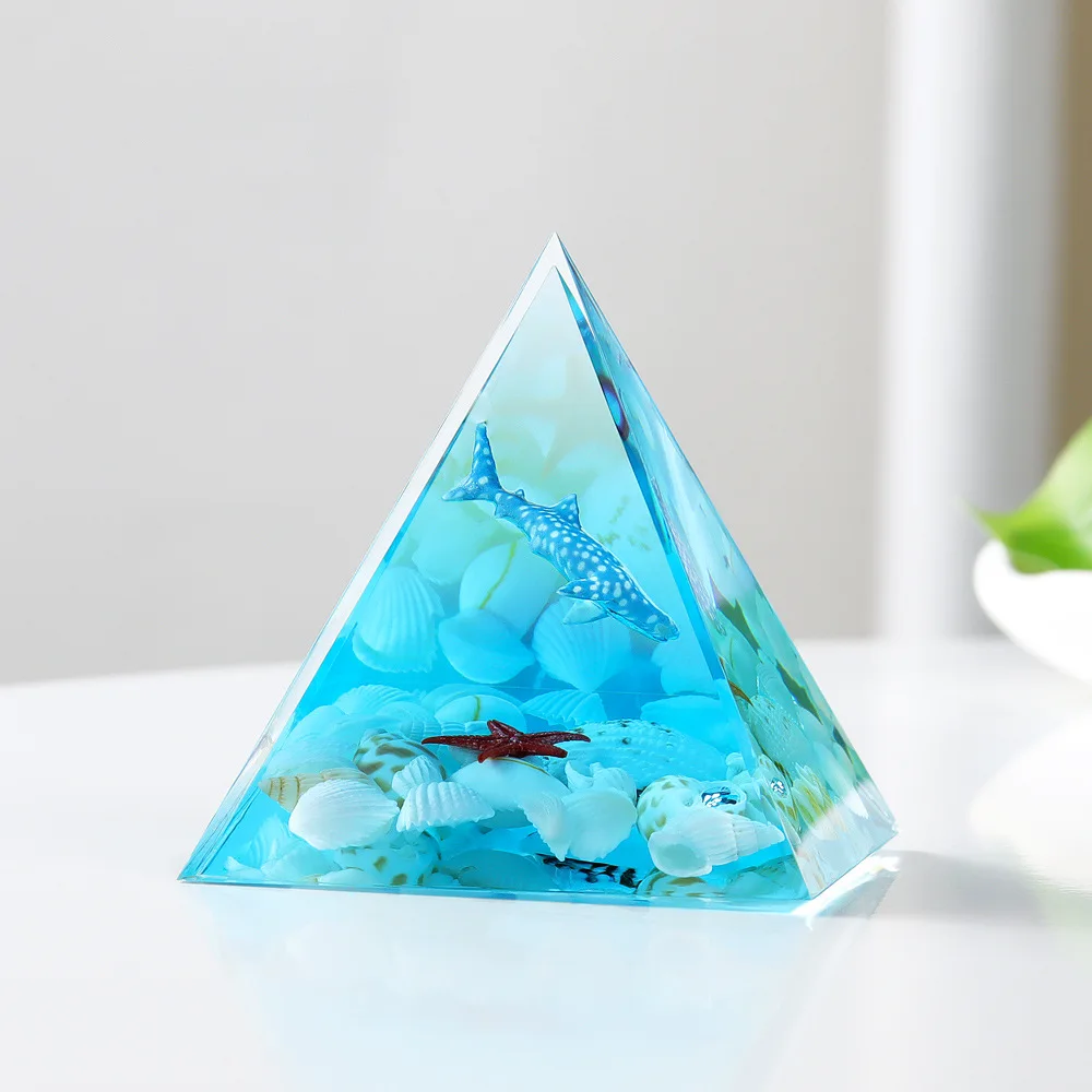 6Cm Marine Micro-Landscape Resin Handicrafts Pyramid Decorations Healing Department Friends Classmates Accompanying Gifts