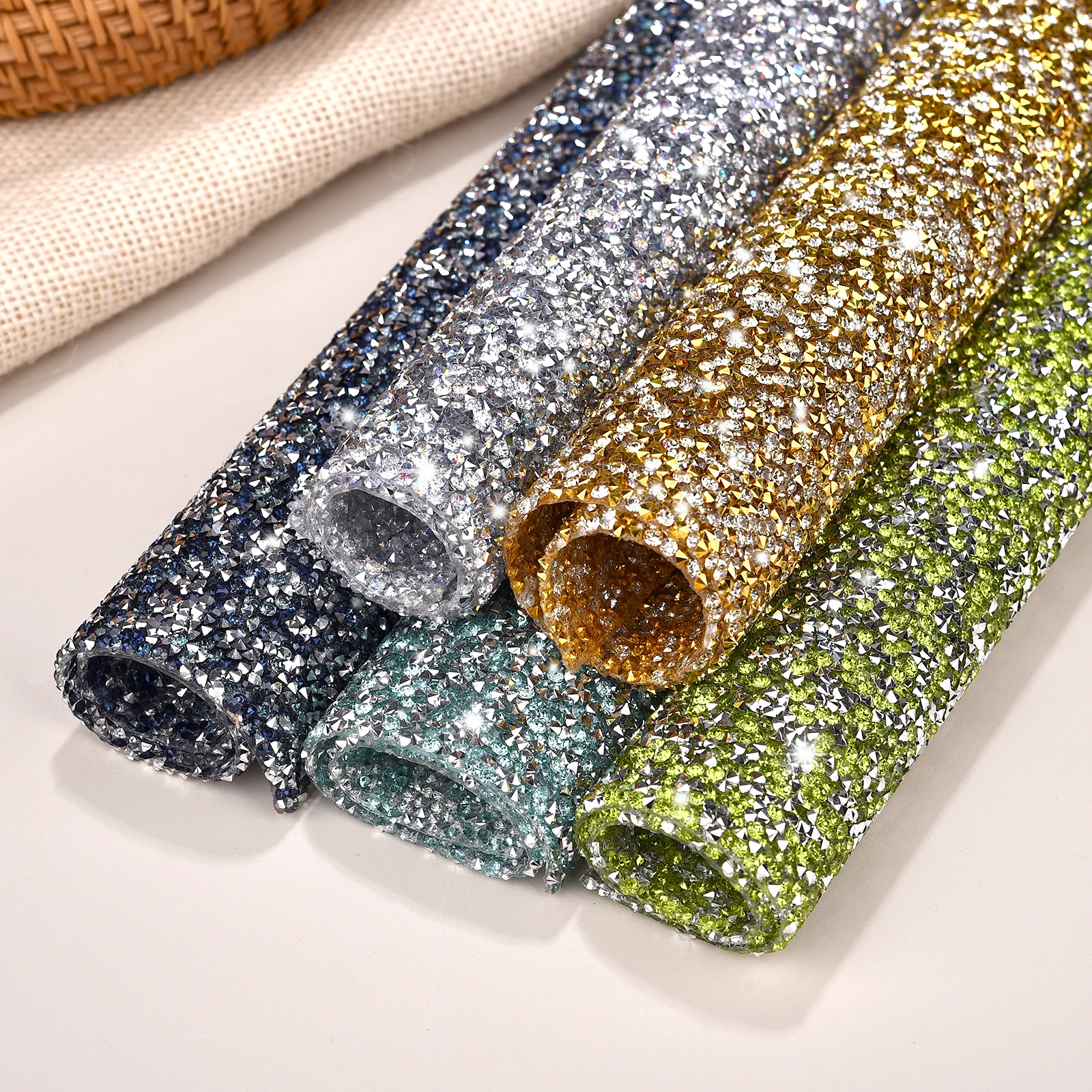 24*40 سنتيمتر ذاتية اللصق كريستال حجر الراين ملصق ملون DIY بها بنفسك الراتنج الماس ملصق ورقة الحرف حقيبة الأحذية سيارة الهاتف الديكور