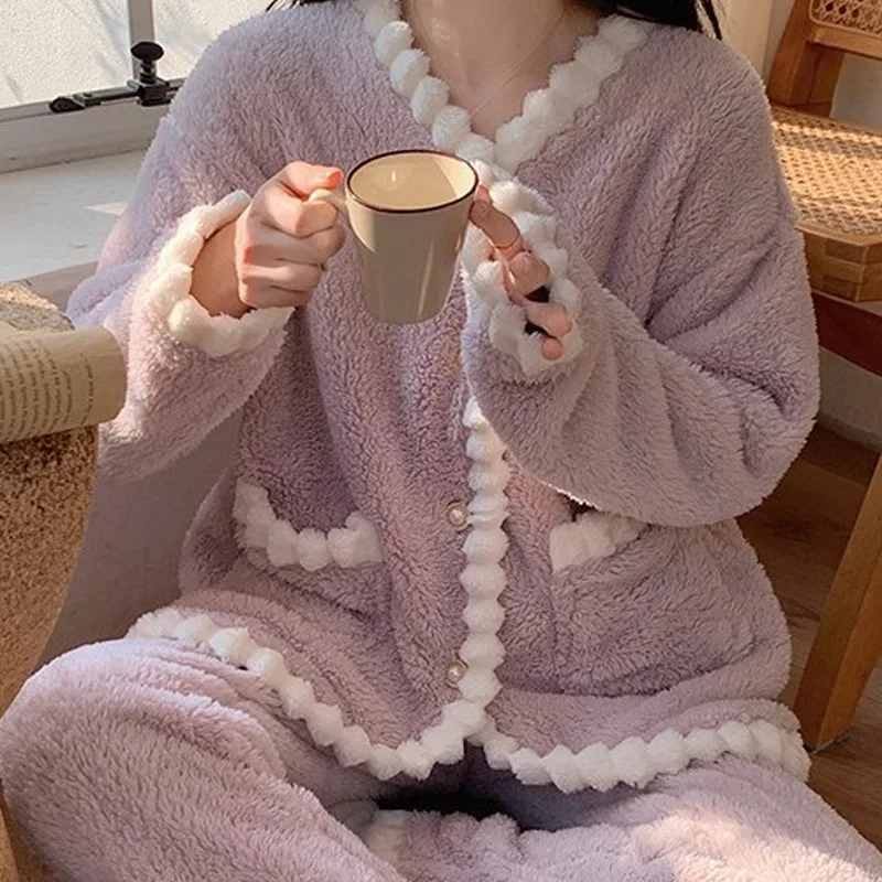 

2026 Winter Warm Pajamas Thickened and Velvet Simple Home Loose Can Be Passed on Home Clothes