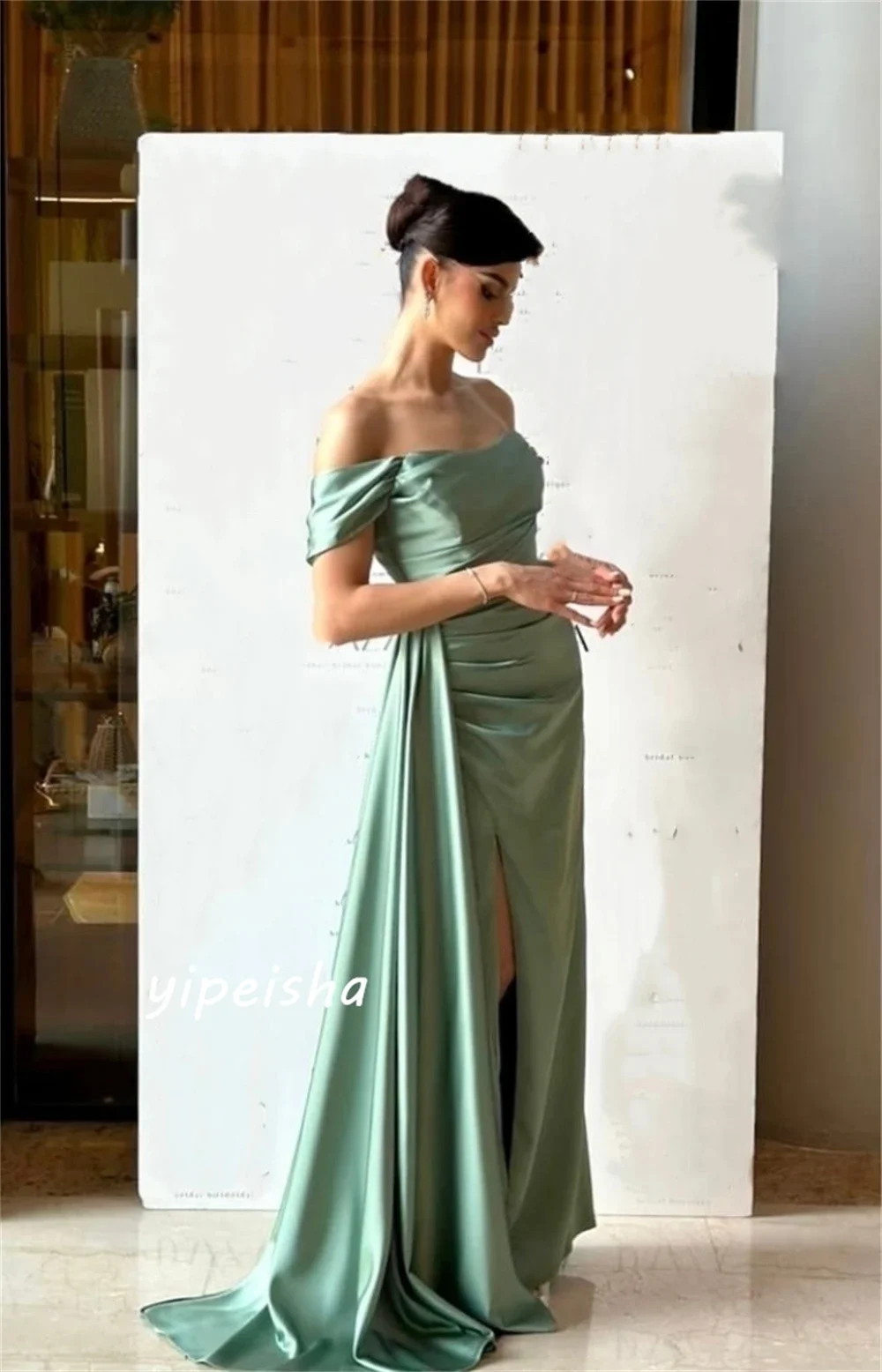 

Customized Fashion Sexy Elegant Pleat A-line Boat Neck Long Dresses Prom Dresses Modern Style Retro High Quality Simple Matching