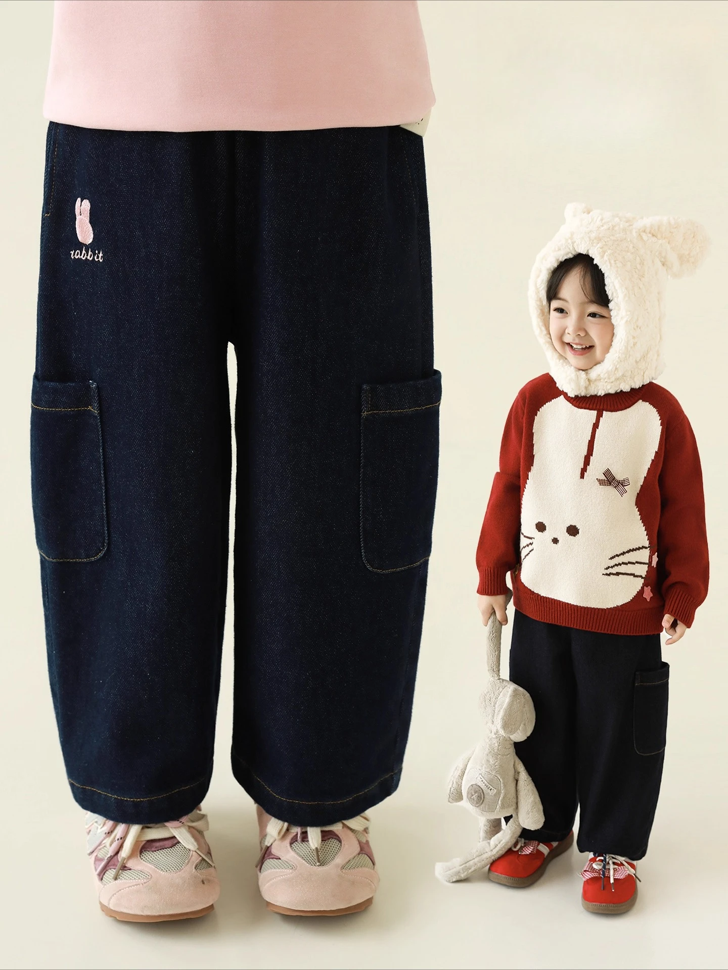 

Girls Winter Jeans 2025 Fluffy Rabbit Print Plus Velvet Lining Straight Leg Pants Loose Tummy Control Casual Trousers 1-7 Years